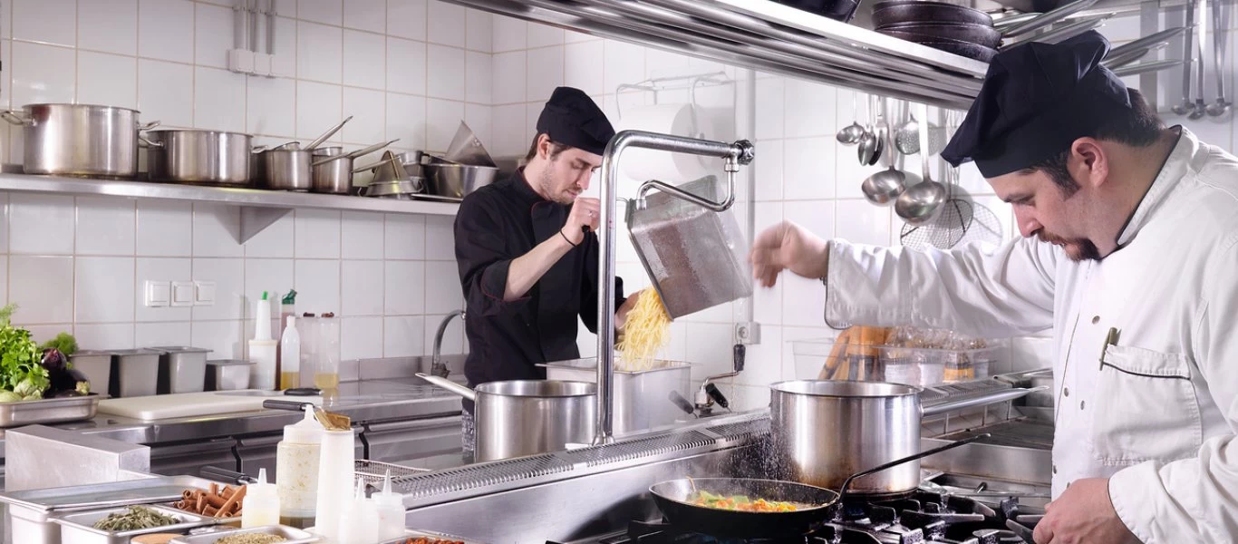 Πότε πρέπει να αποφύγεις το φαγητό στα εστιατόρια σύμφωνα με κορυφαίους σεφ;